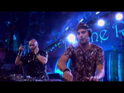 Tomorrowland Brasil 2015 | Showtek - UCsN8M73DMWa8SPp5o_0IAQQ