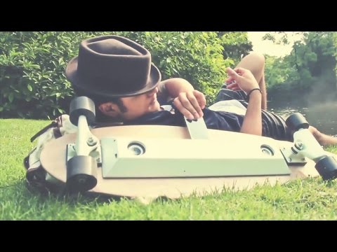 Crave - Phone dead? Give it a ride on this skateboard, Ep. 176 - UCOmcA3f_RrH6b9NmcNa4tdg