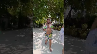 Noel va deveni cel mai BUN vlogger! 😅🌴