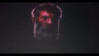 450 de drone l-au desenat pe Brâncuși deasupra Coloanei Infinitului | Târgu Jiu - EVSKY DRONE SHOW